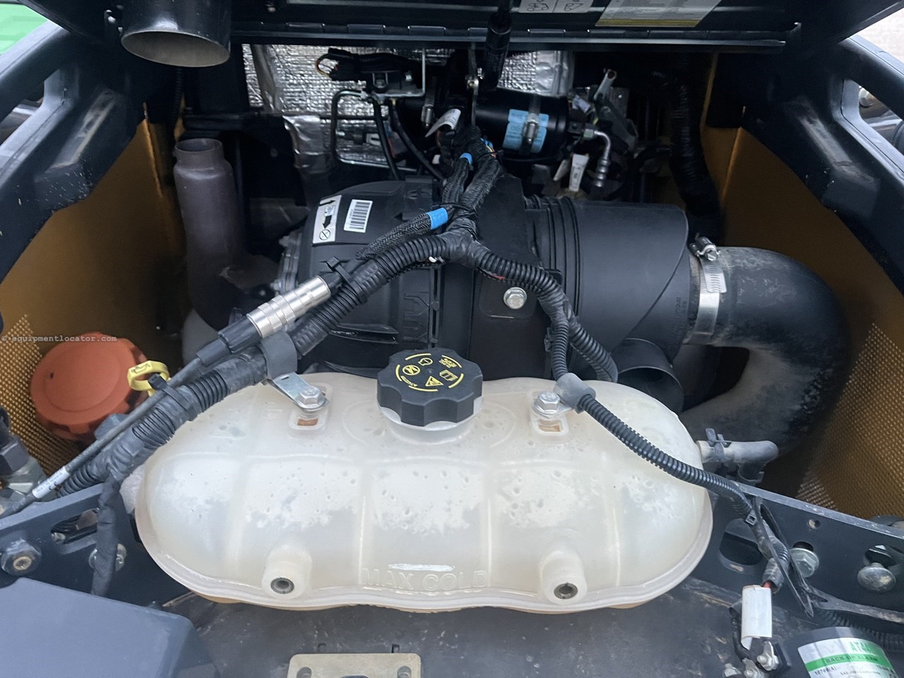 2024 John Deere 325G Image 10