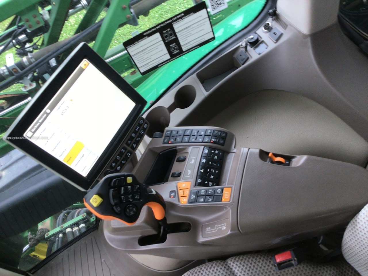 2019 John Deere R4038 Image 10