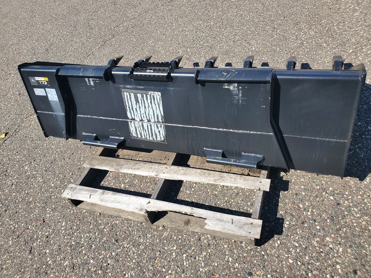 2022 John Deere 72 In Tooth Bucket Image 2