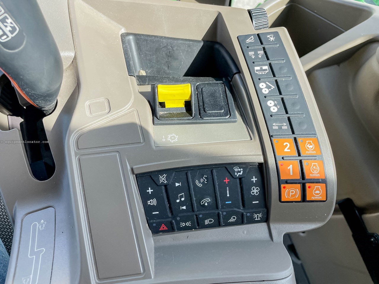 2024 John Deere W235R Image 20