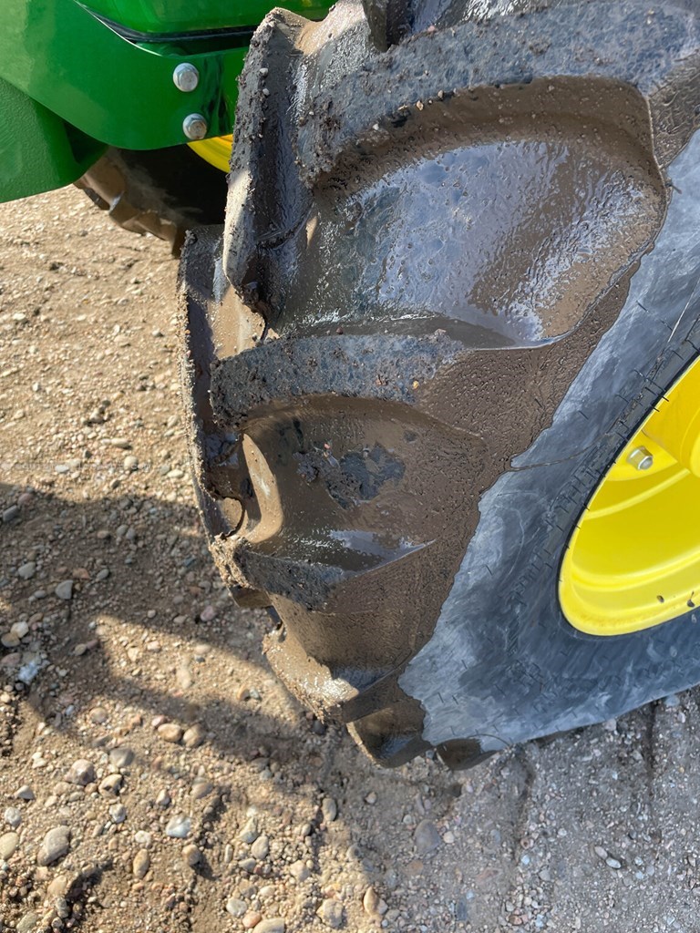 2022 John Deere 5090M Image 34