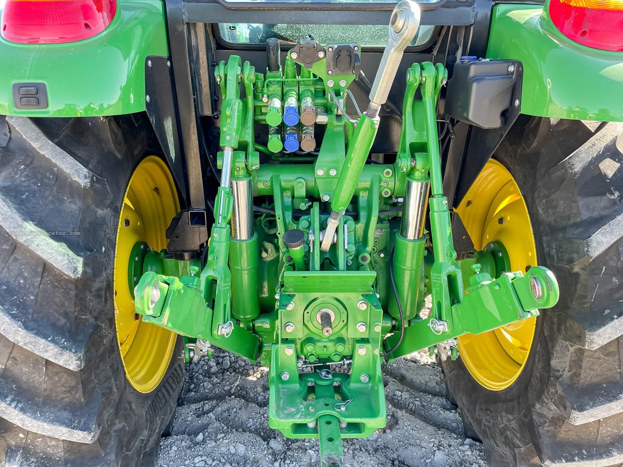 2022 John Deere 5090M Image 10
