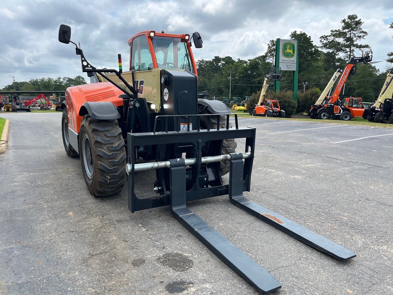 2024 JLG 2733 Image 3