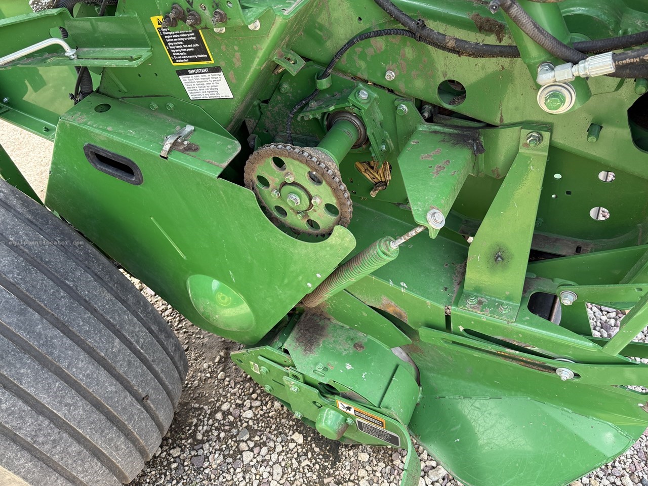 2021 John Deere 560R Image 10