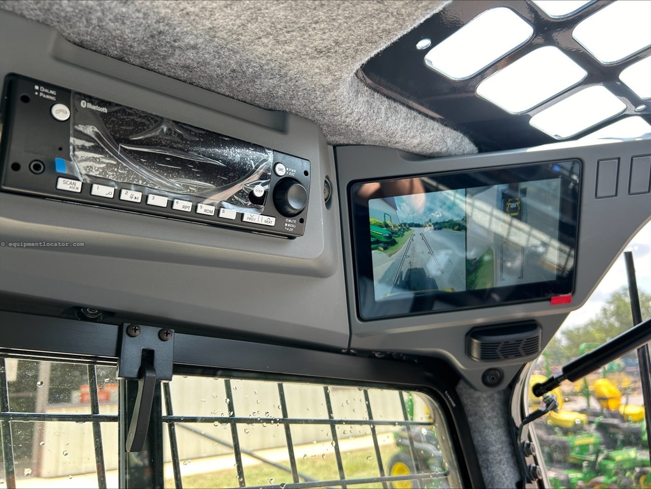 2025 John Deere 335 P Image 6