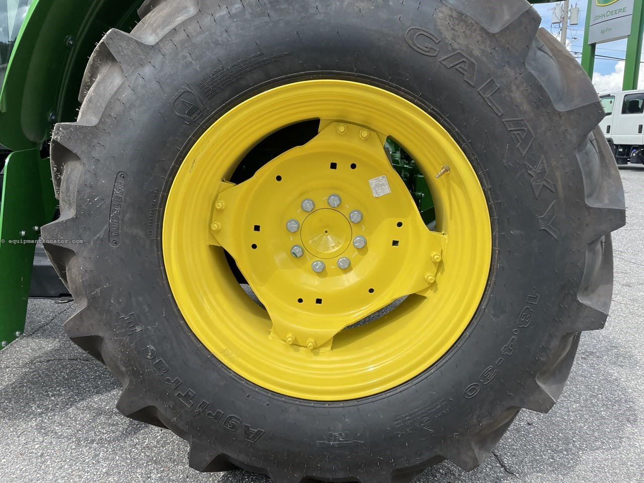 2025 John Deere 5100E Image 10