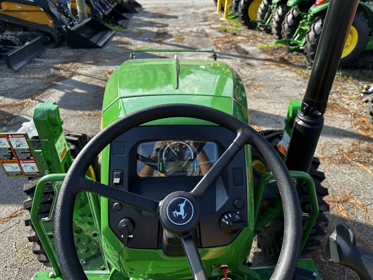 2025 John Deere 5050E Image 10
