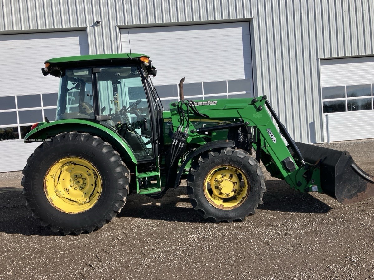 2012 John Deere 5075M Image 4