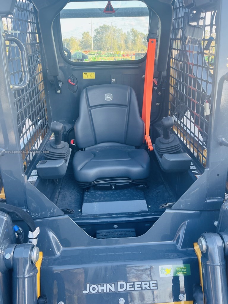 2025 John Deere 317G Image 3