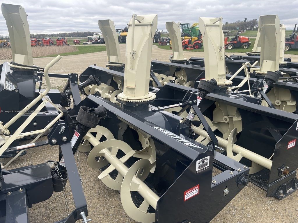 2024 Farm King YC6610-4 Image 1