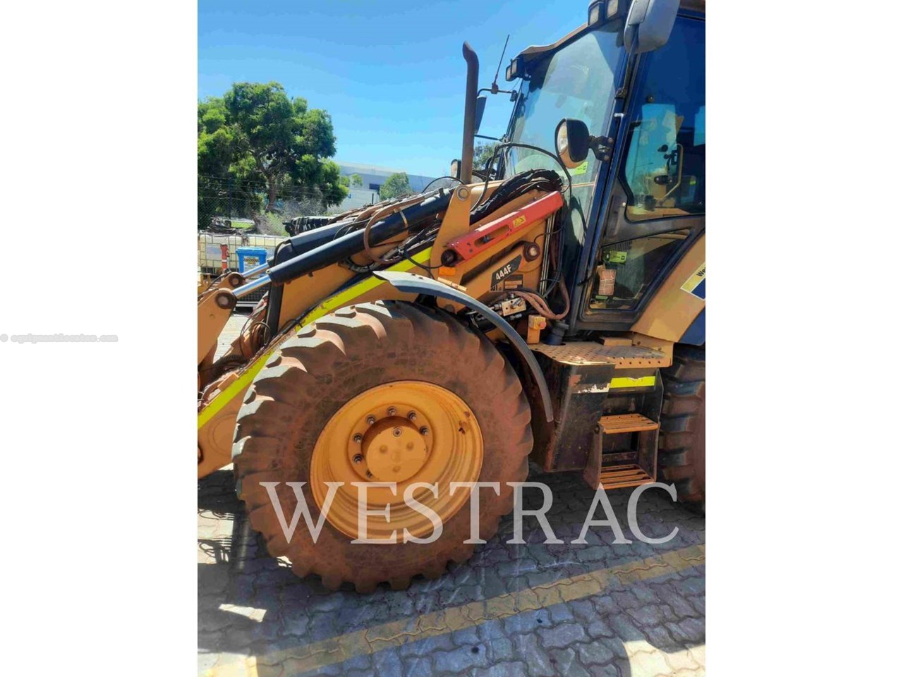 2018 Caterpillar 444F2LRC Image 10