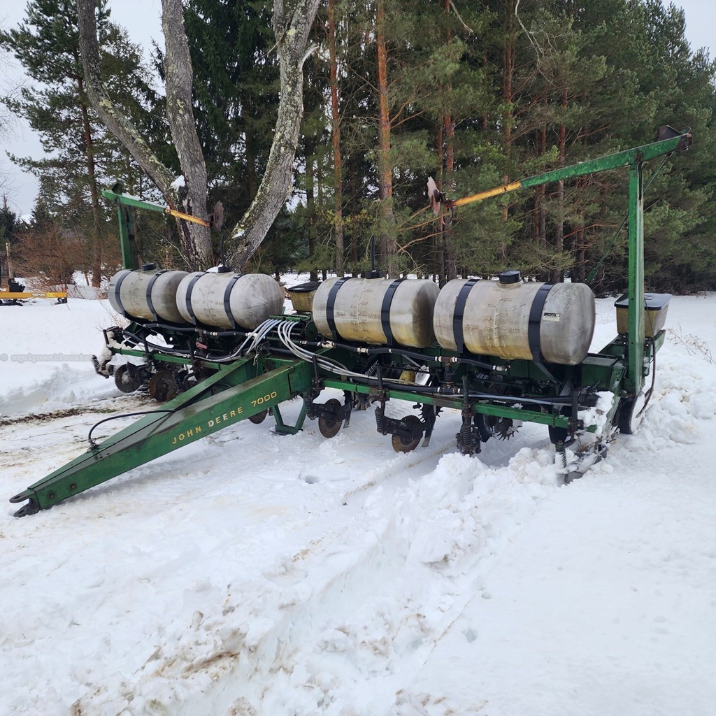 John Deere 7000 Image 10
