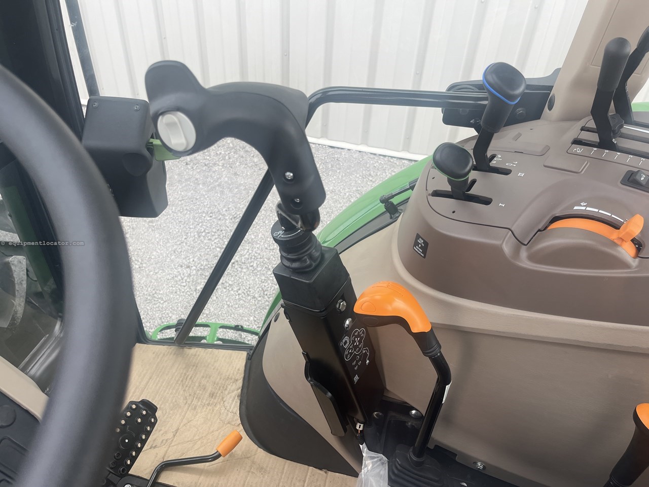 2023 John Deere 5075E Image 10