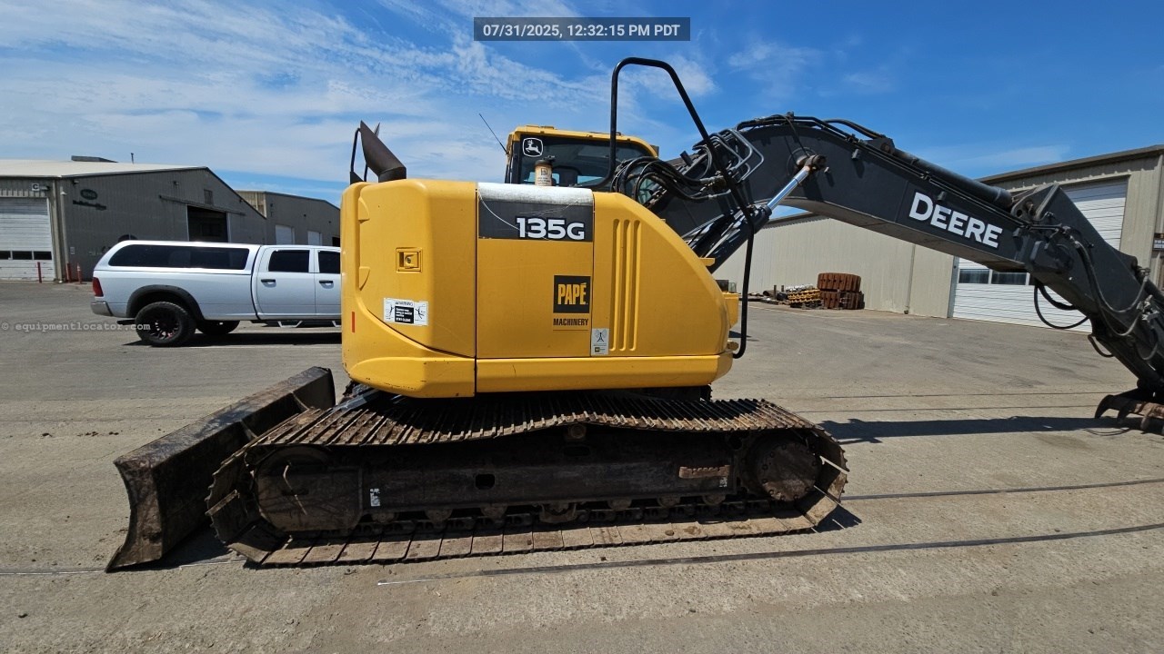 2015 John Deere 135G Image 10