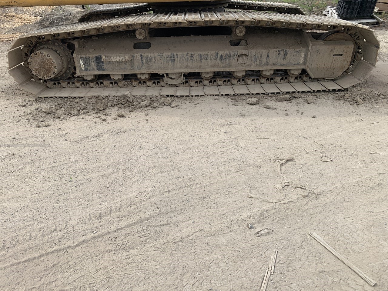 2018 John Deere 210G LC Image 10