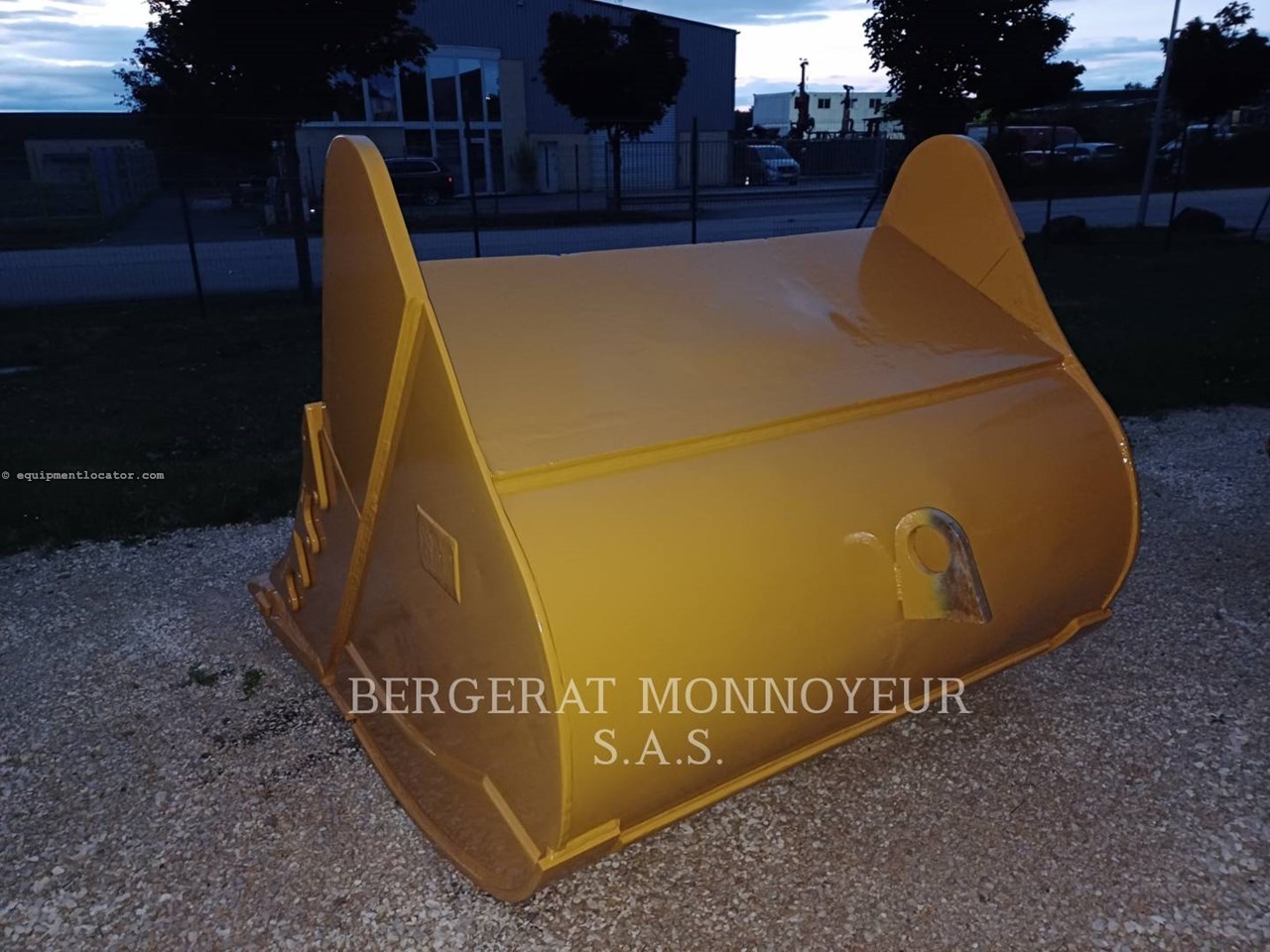 2024 Caterpillar GODET/336/340/HD+2400L/1698MM/BUCKET Image 3