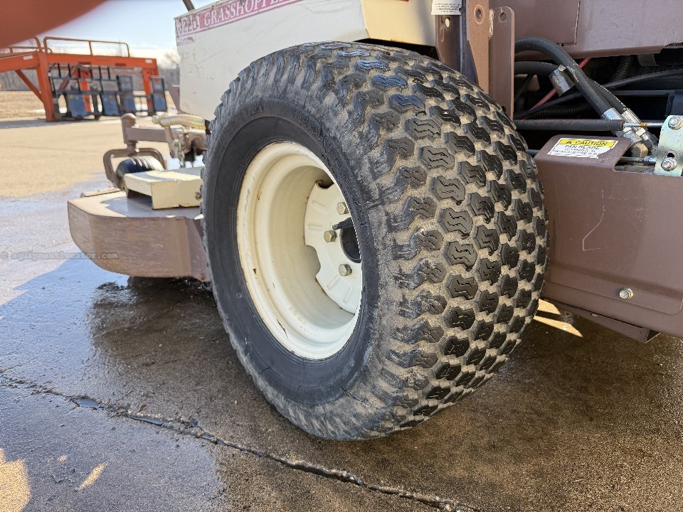 2007 Grasshopper 322D Image 10