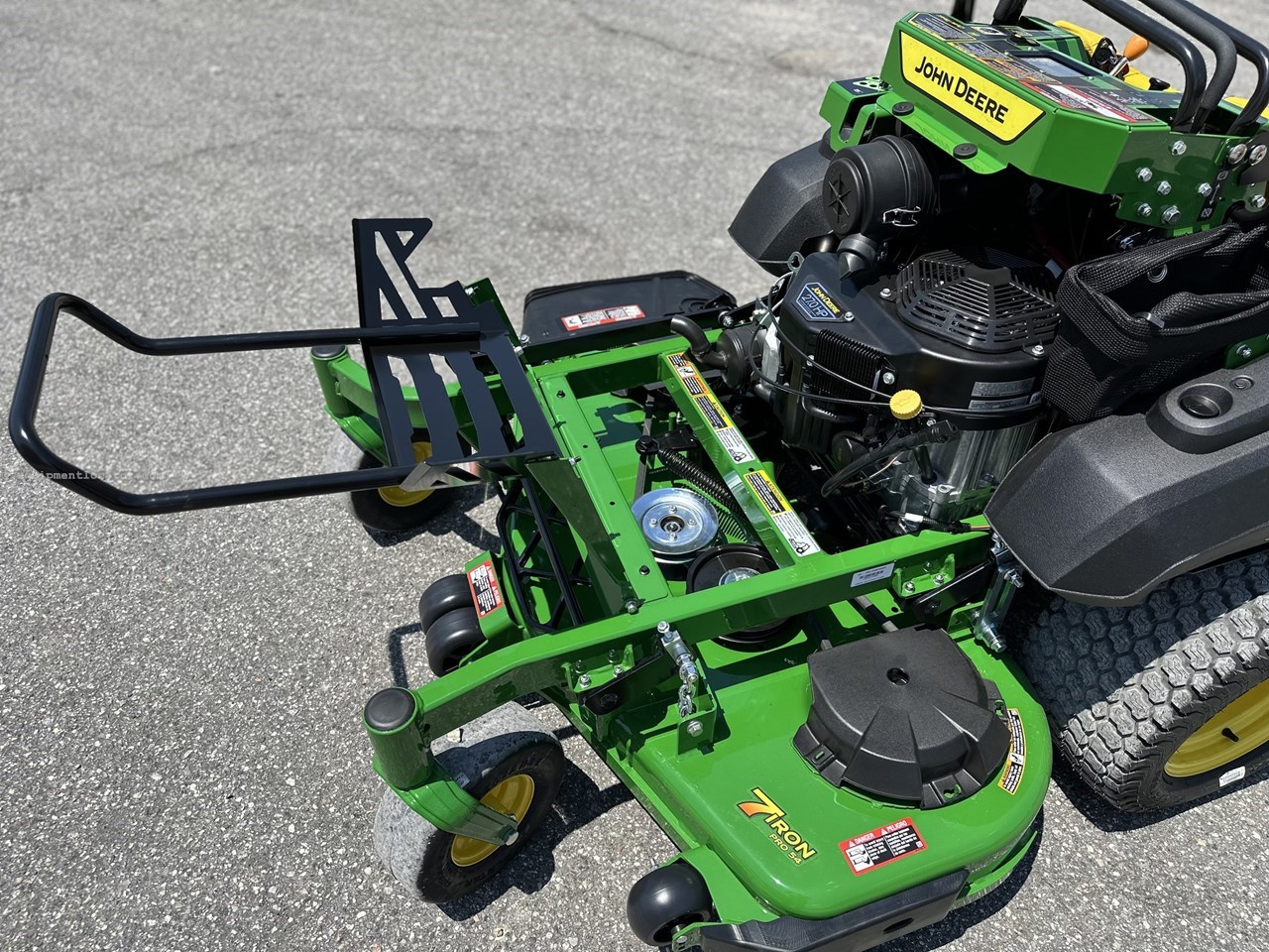 2025 John Deere Q850M Image 10