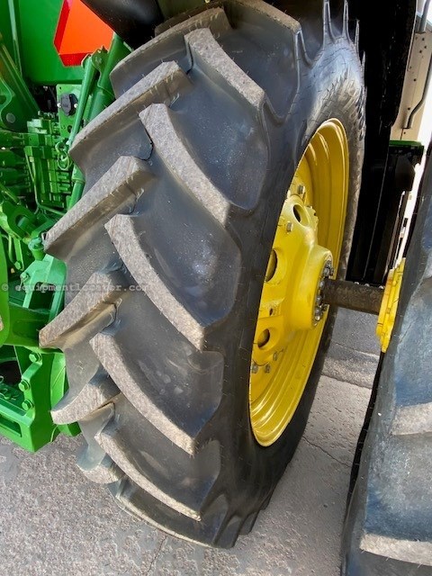 2023 John Deere 8R 230 Image 10