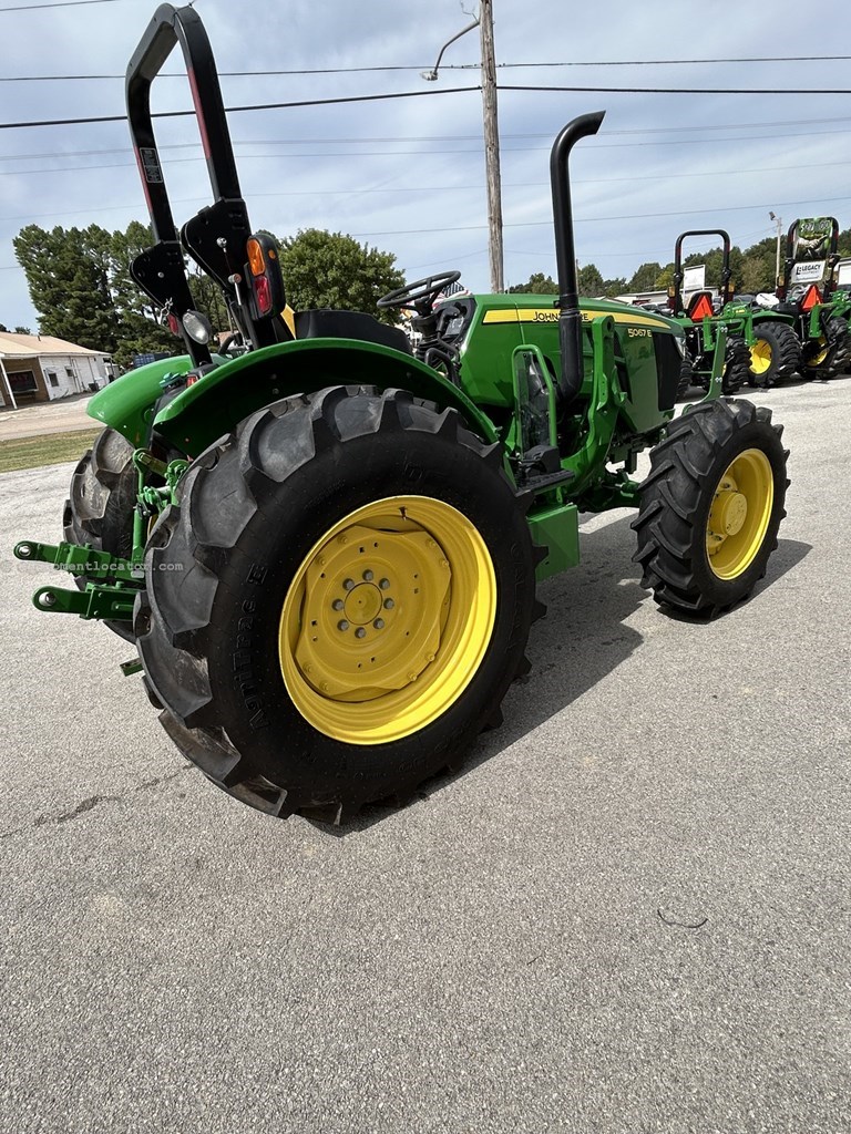 2023 John Deere 5067E Image 10