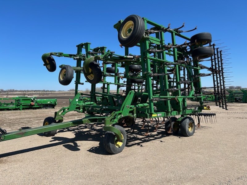 2008 John Deere 2210 Image 10