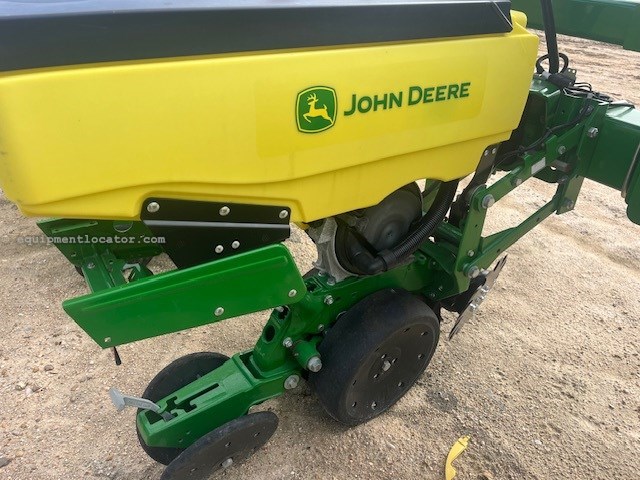 2024 John Deere 1725 Image 10