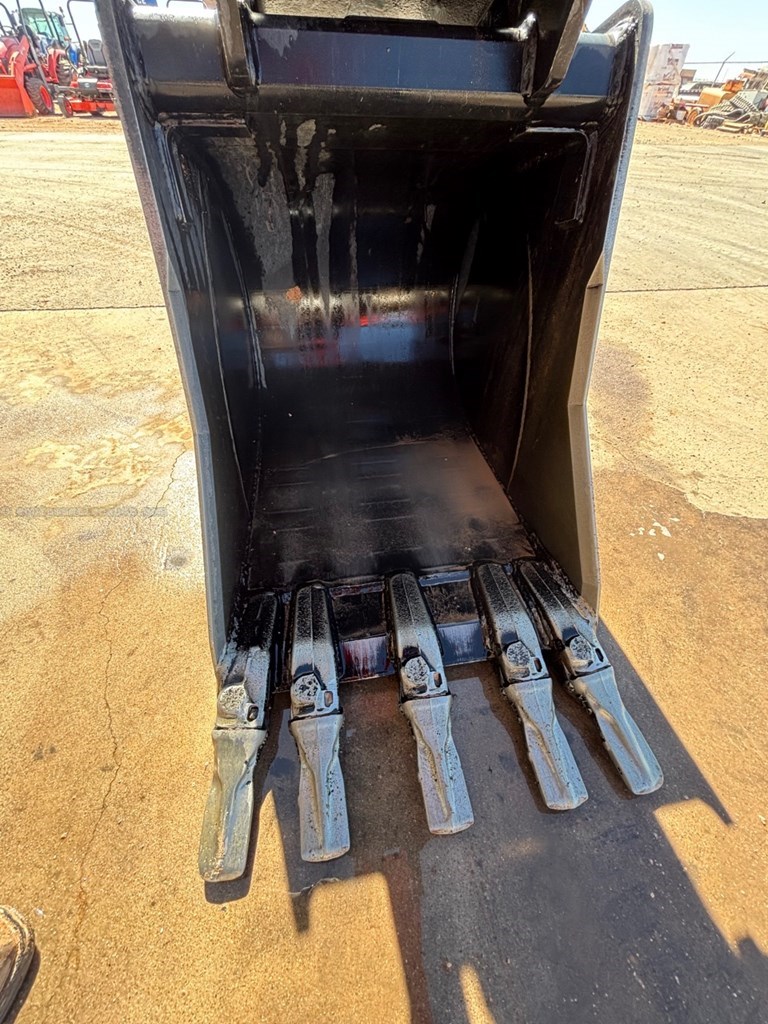 Kubota K7427A Image 1