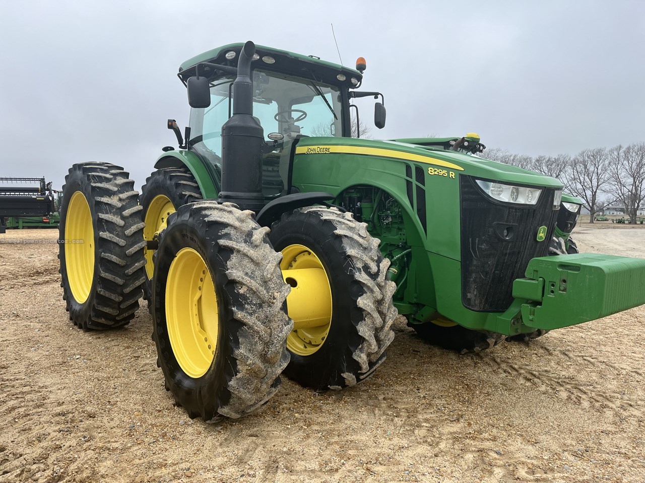 2017 John Deere 8295R Image 10
