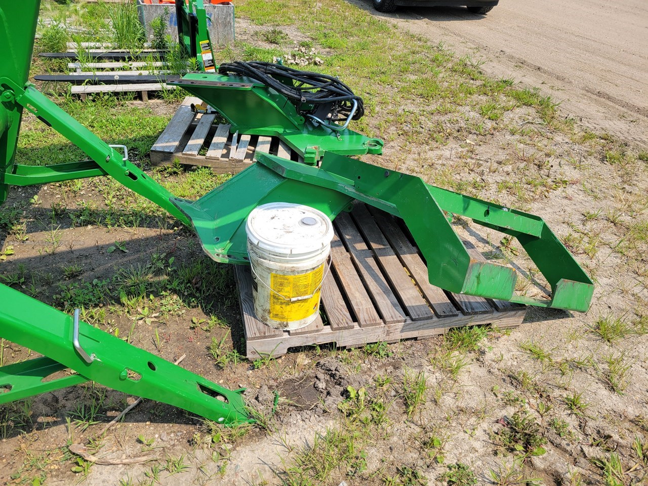 2024 John Deere 700M Image 10