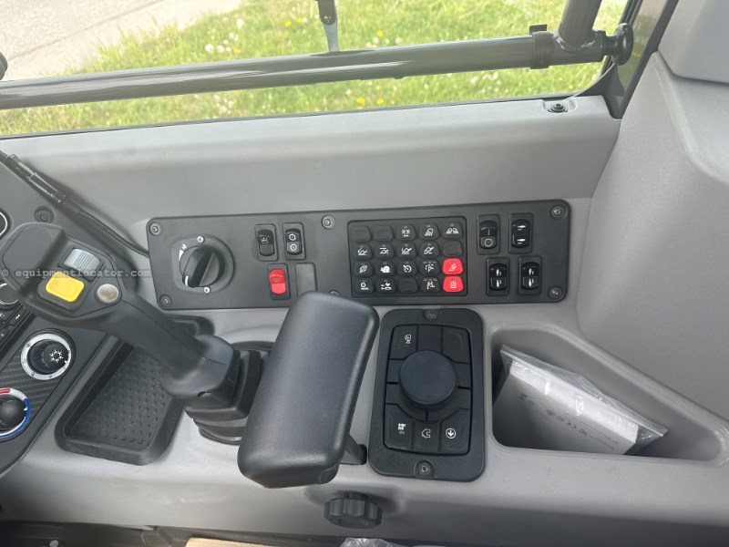 2023 New Holland W80C HS Image 11