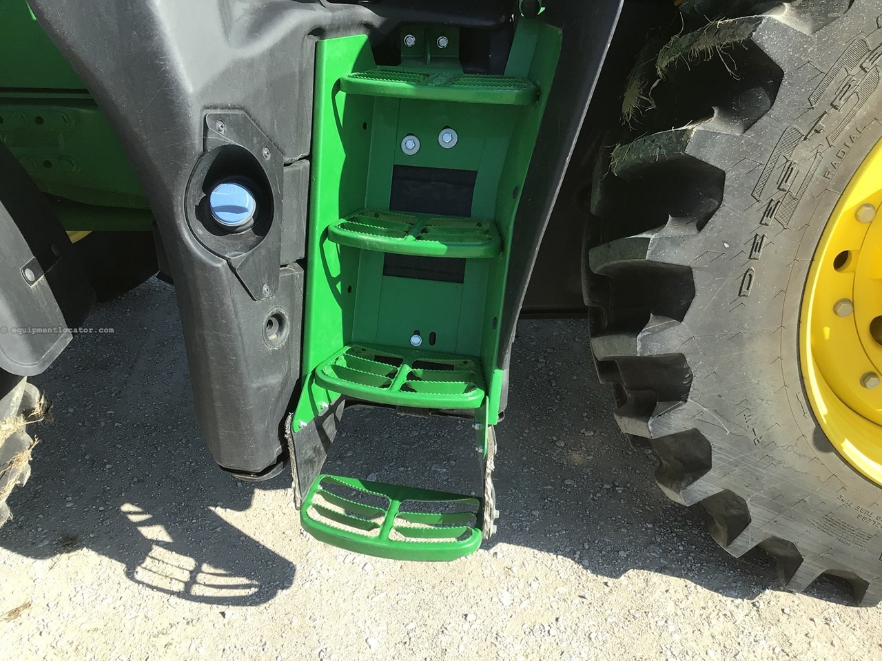 2024 John Deere 6195M Image 10