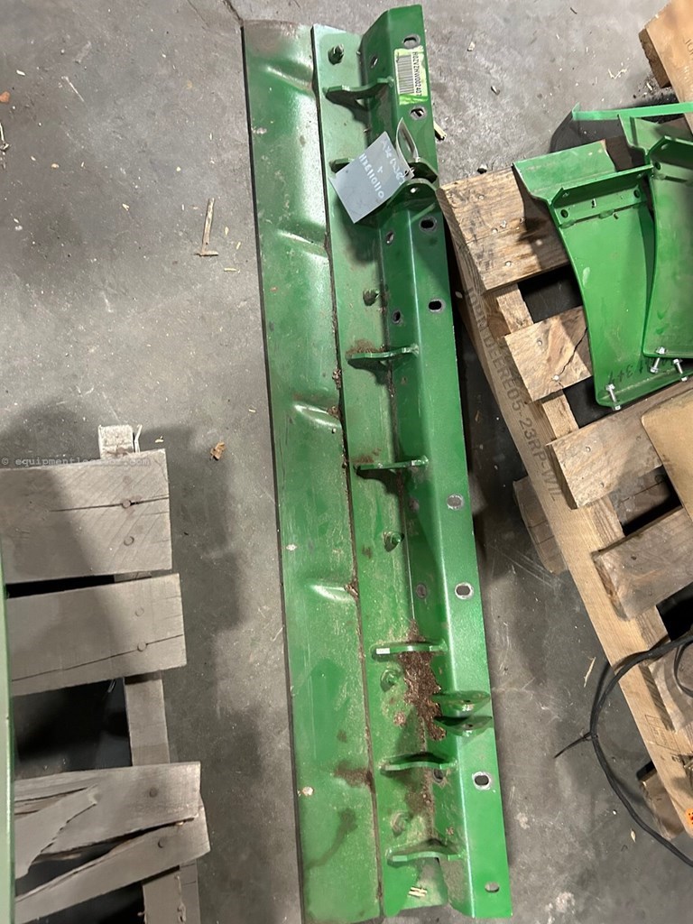 John Deere AXE62367 - HXE110110 concave support w/ wear plate Image 2