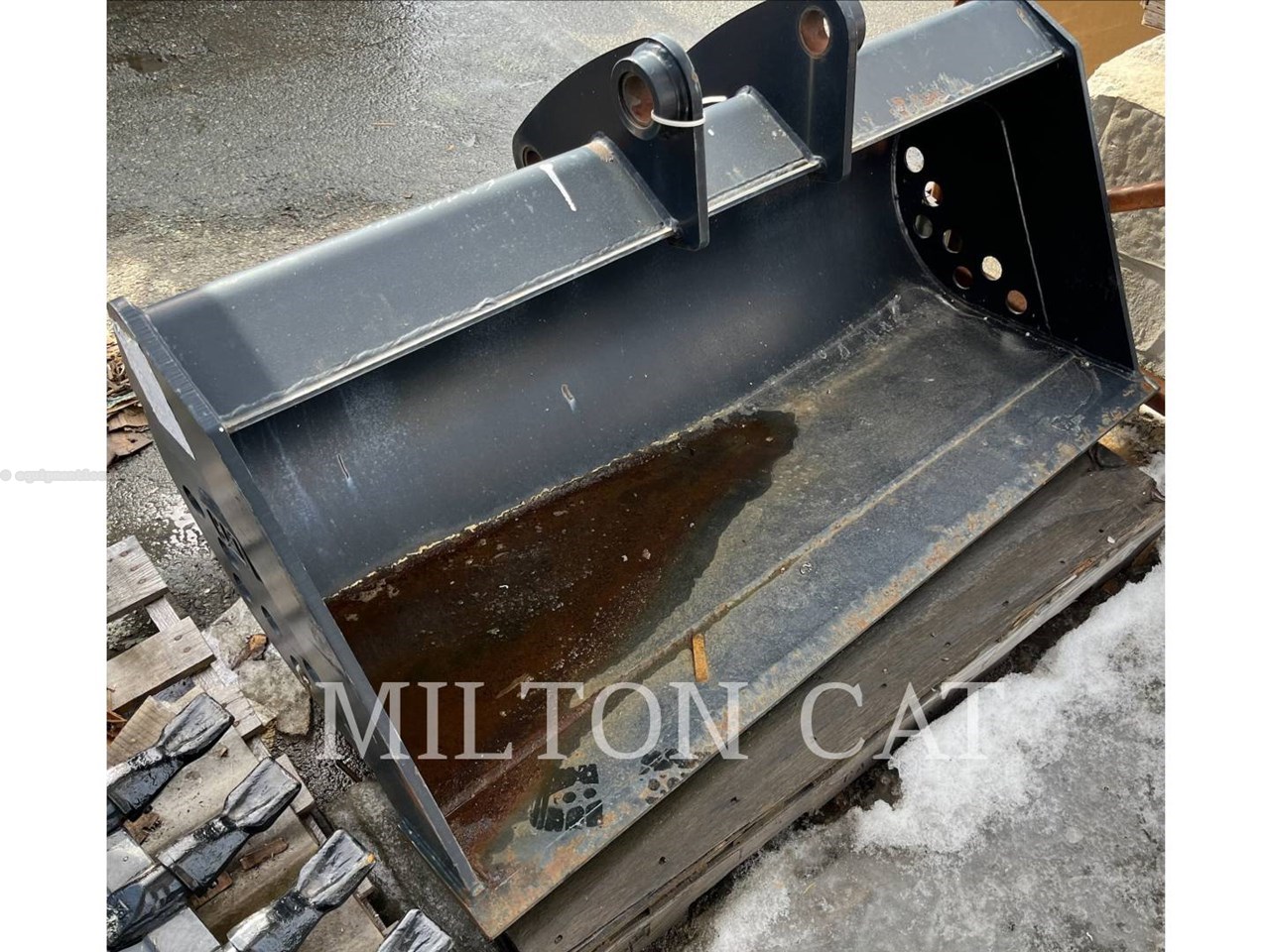 2022 Caterpillar BHL 60INCH DITCH CLEANING BUCKET Image 1