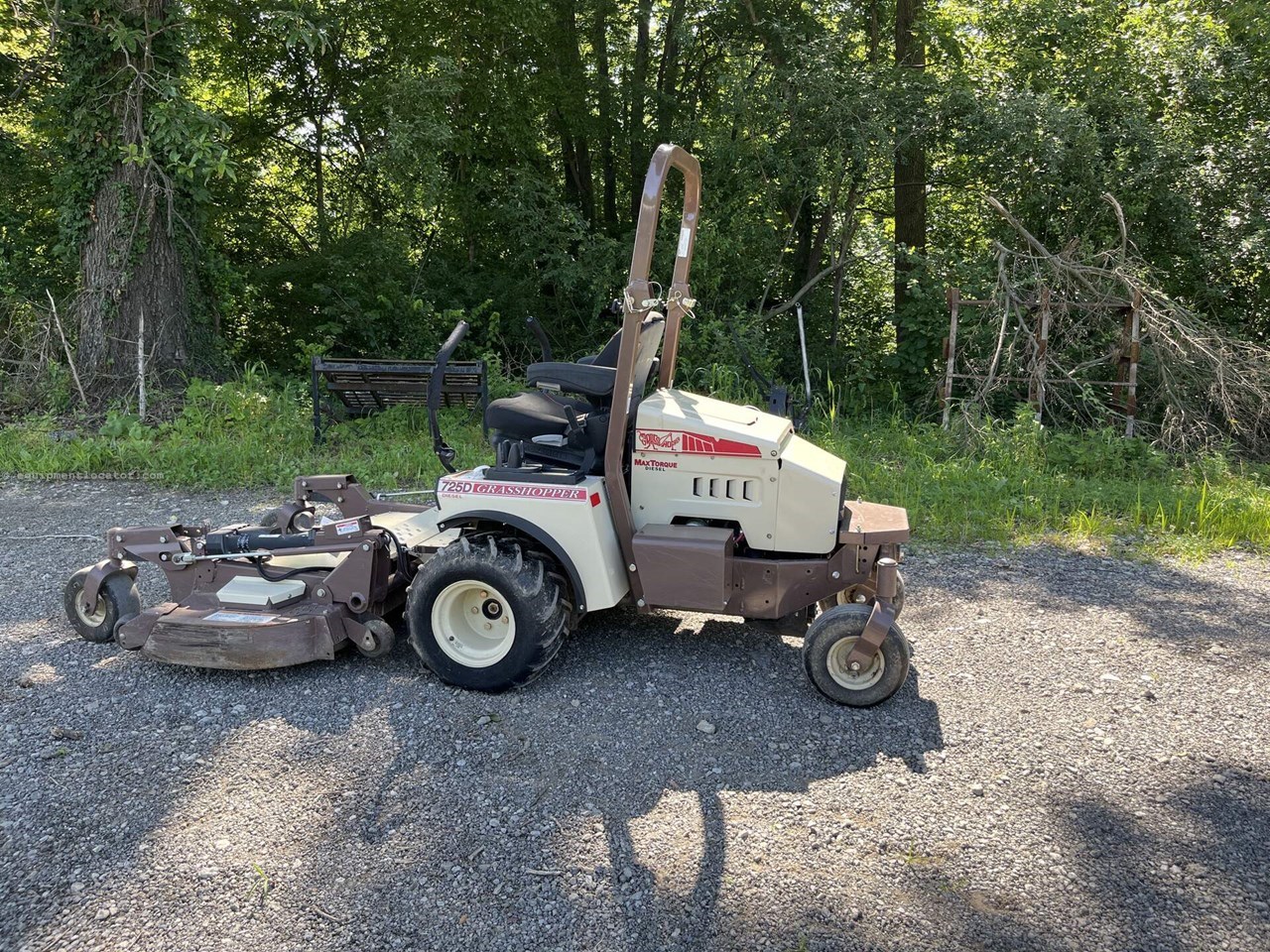 2024 Grasshopper 725DT Image 8