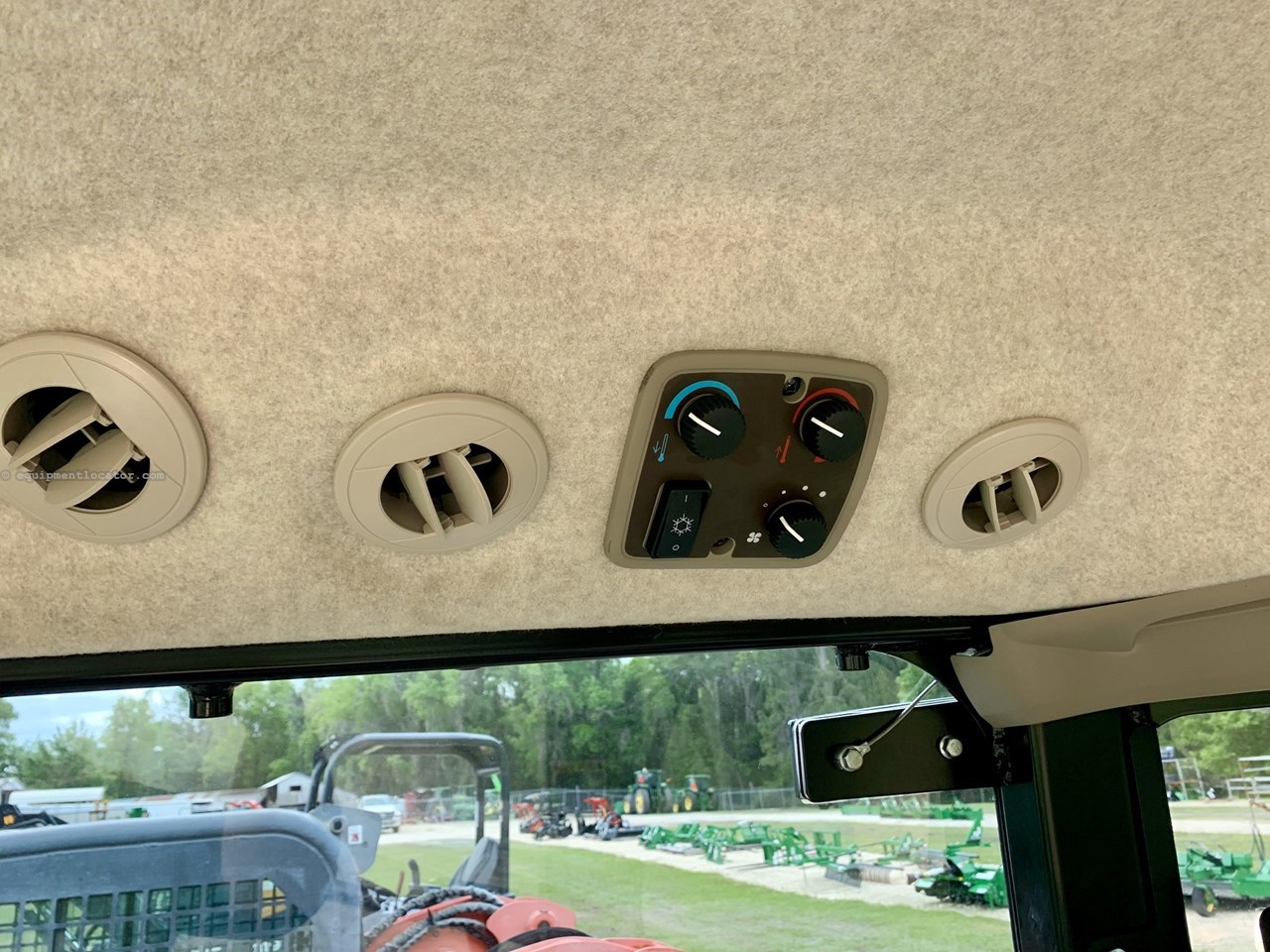 2025 John Deere 4066R Image 10