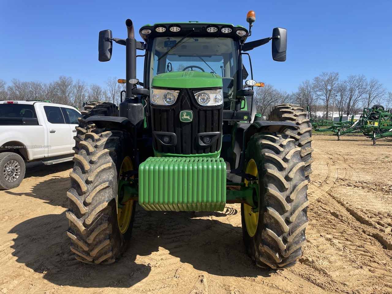 2022 John Deere 6215R Image 10