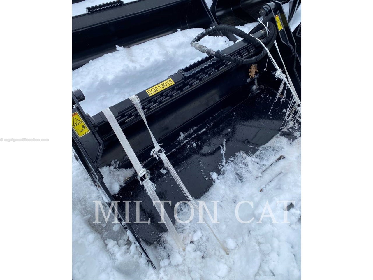 2021 Caterpillar SSL 62INCH MULTI PURPOSE BUCKET Image 1