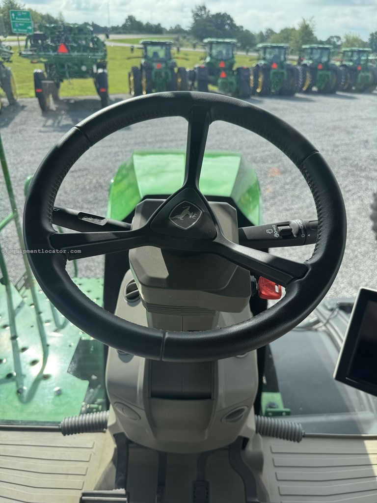 2023 John Deere 800R Image 10