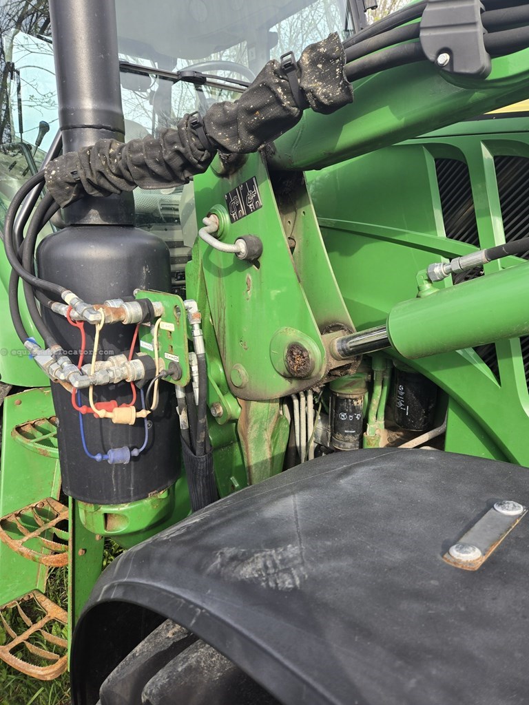 2016 John Deere 6120E Image 10