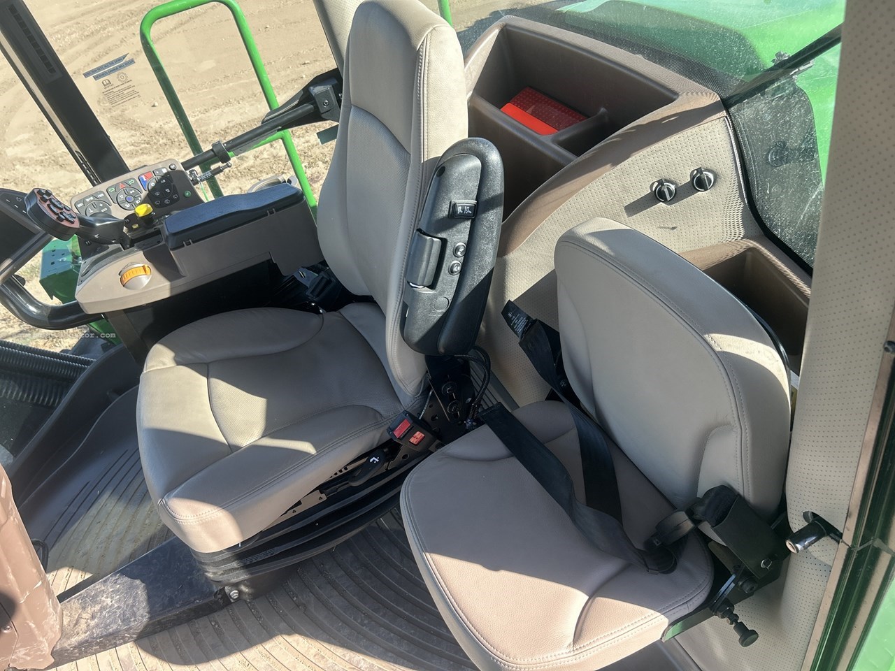 2023 John Deere W170 Image 10