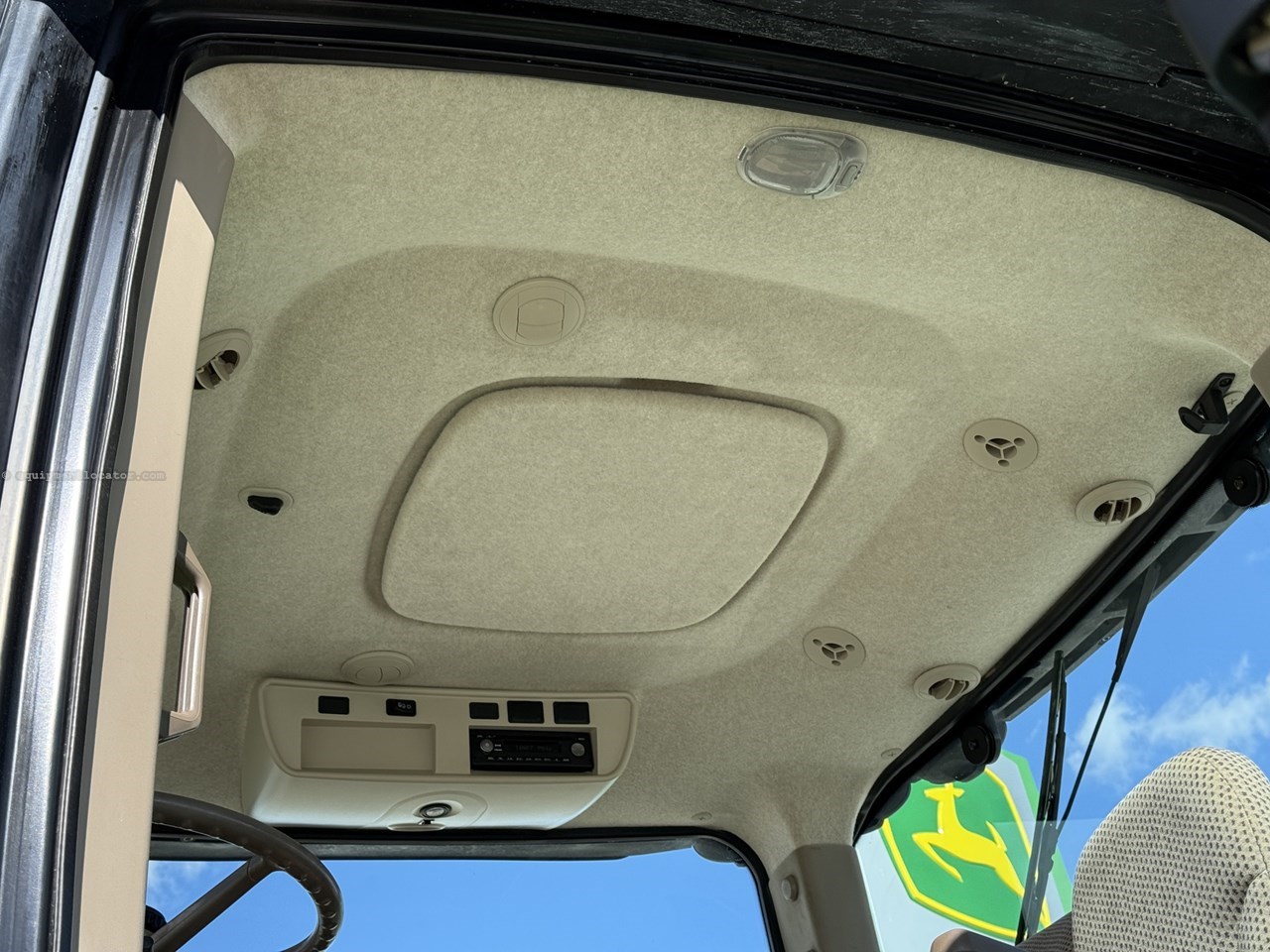 2015 John Deere 8270R Image 10