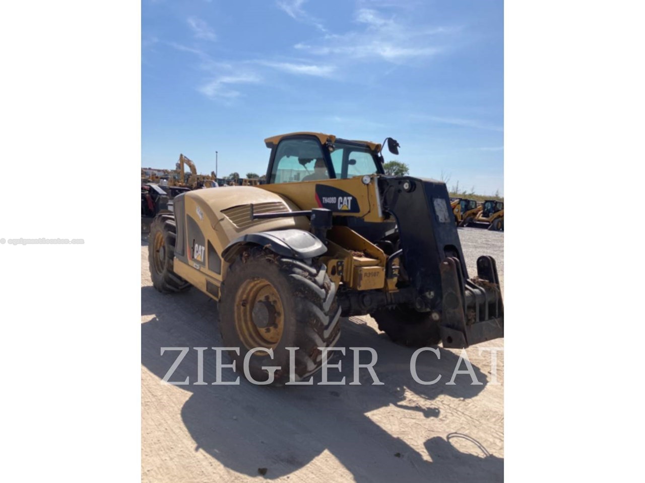 2019 Caterpillar TH408D Image 1