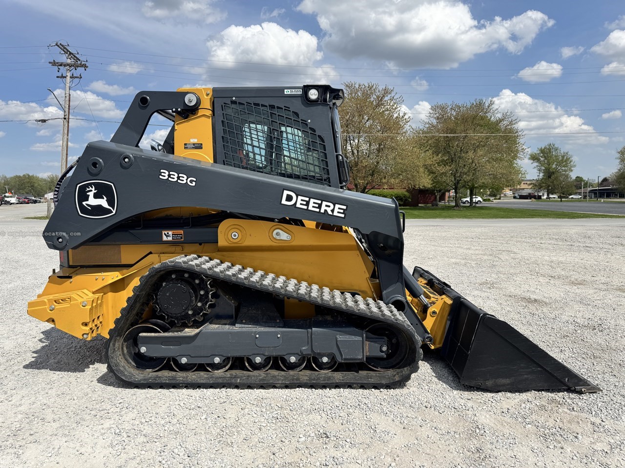 2023 John Deere 333G Image 10