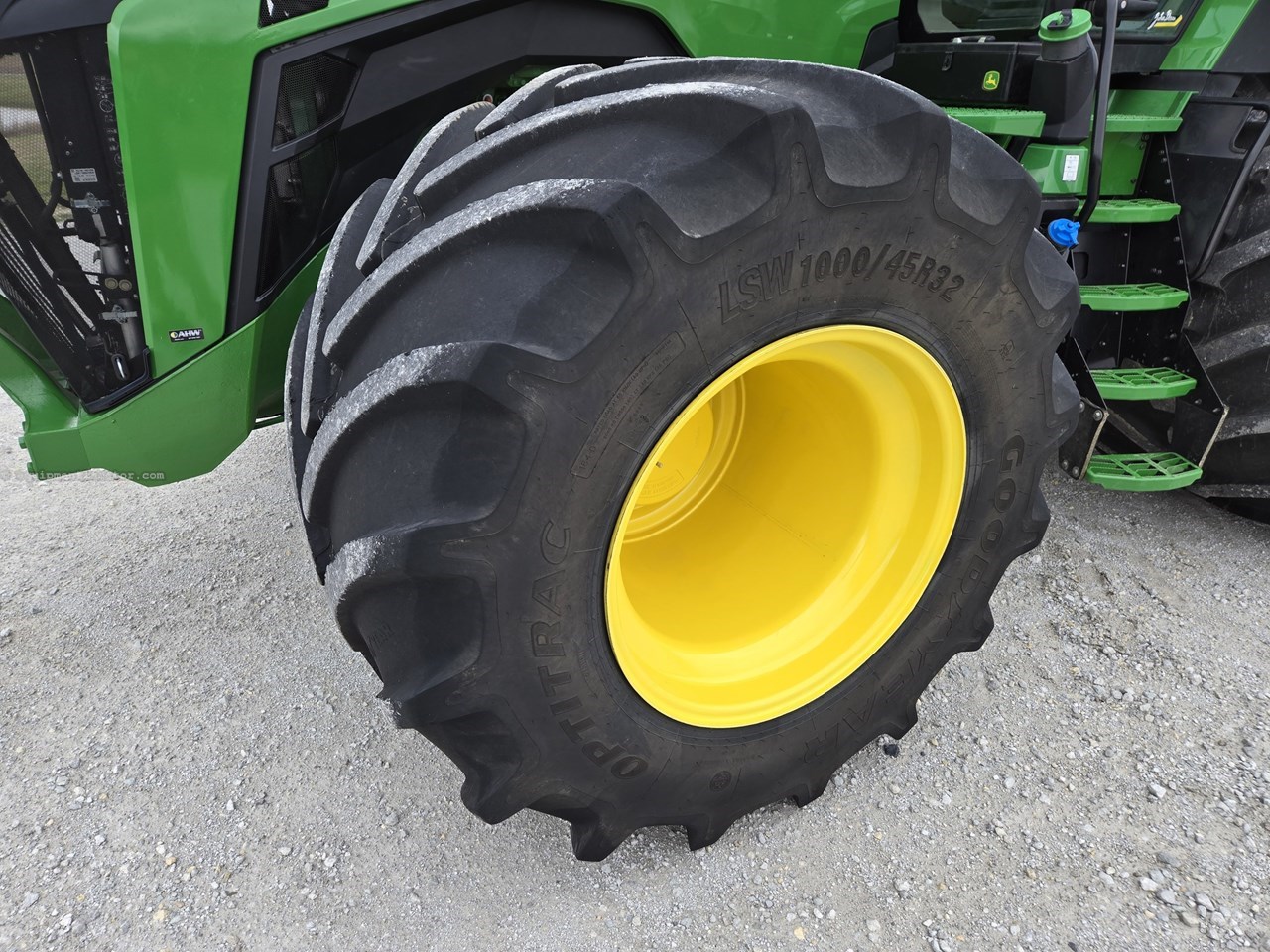 2024 John Deere 8R 310 Image 10