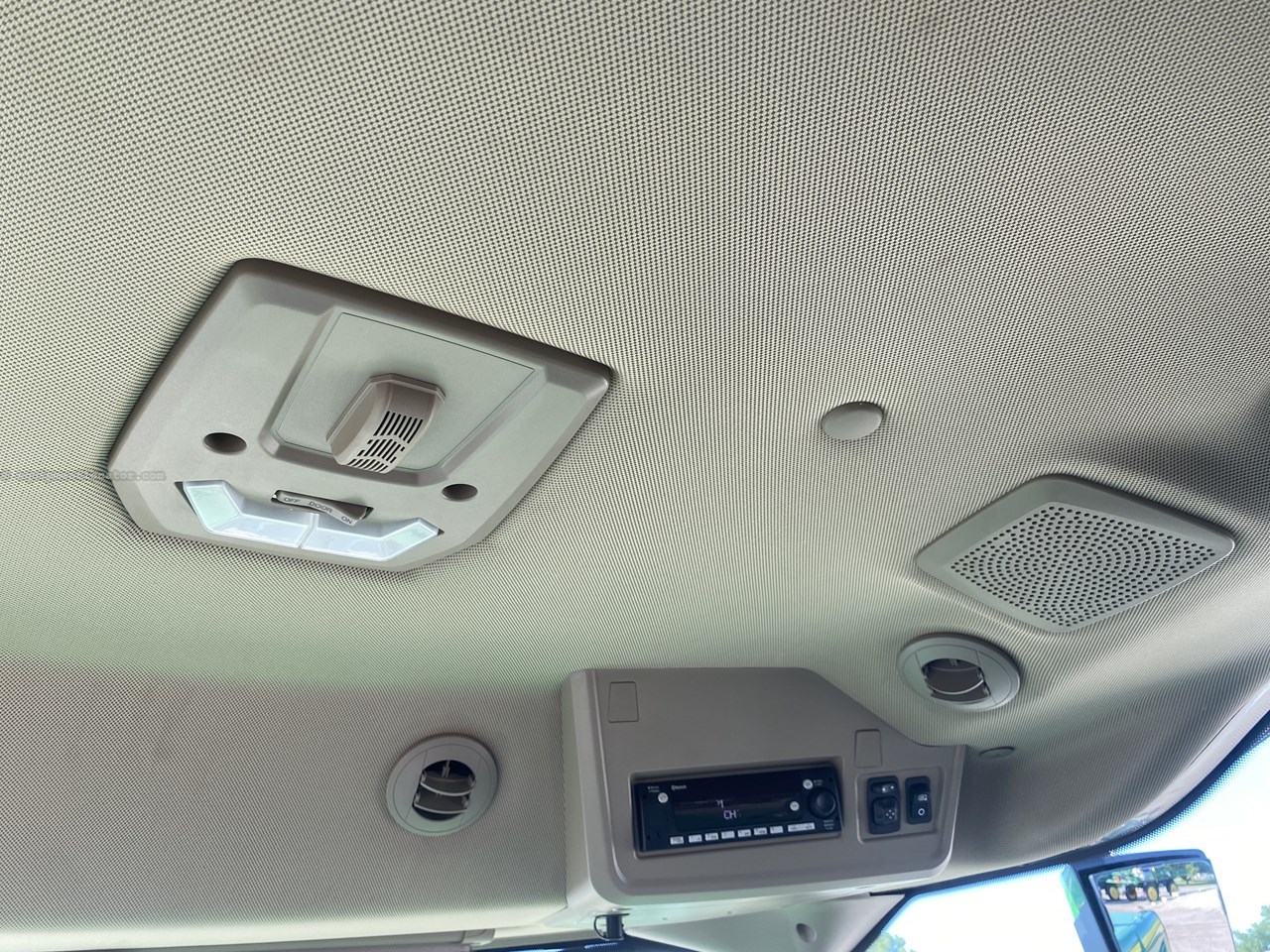 2023 John Deere W235R Image 10