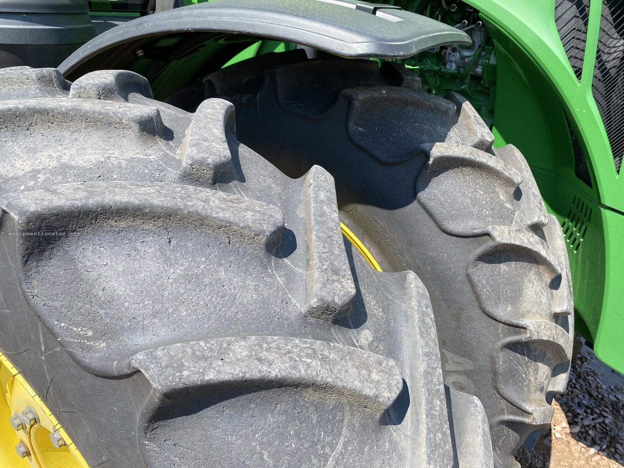 2015 John Deere 8320R Image 10