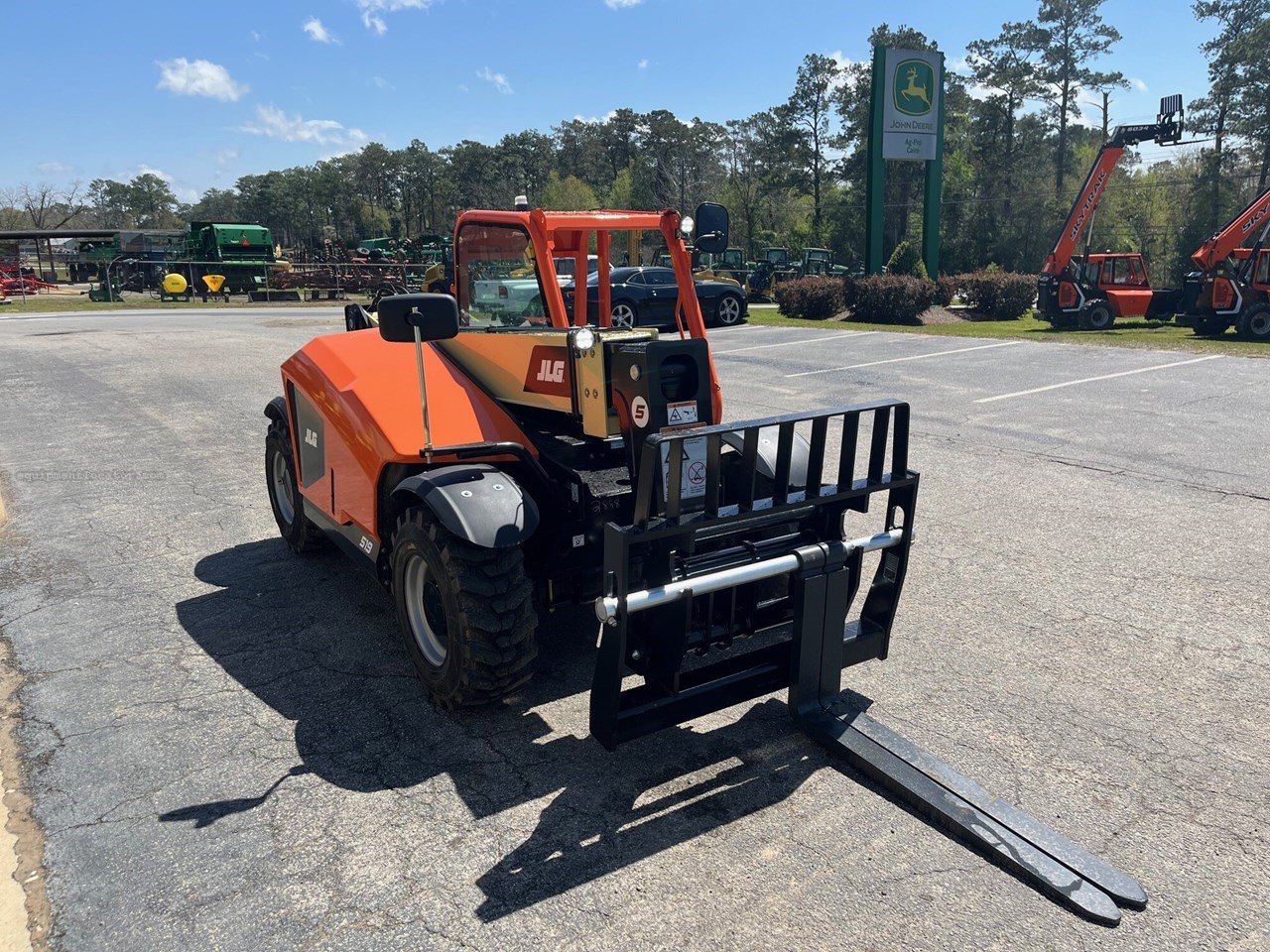 2026 JLG 519 Image 4