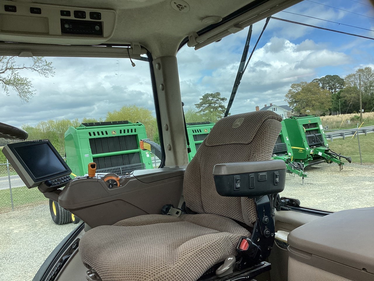2017 John Deere 8320R Image 10