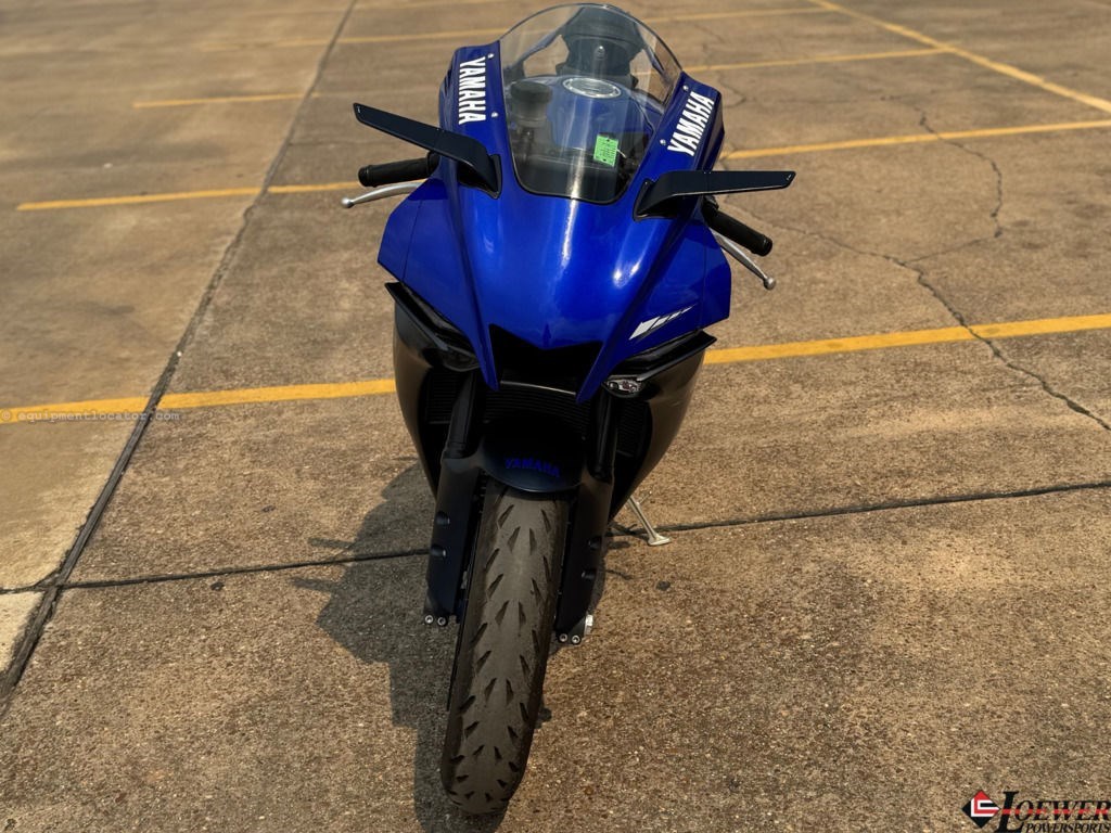 2022 Yamaha YZF-R1 Image 3