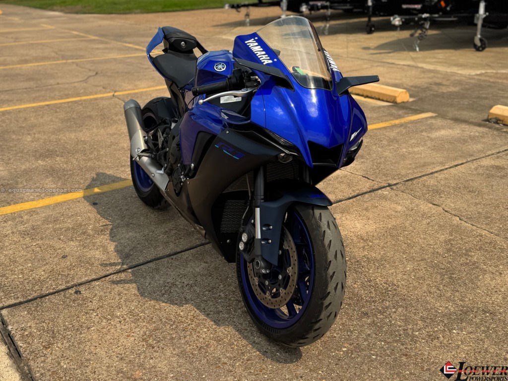 2022 Yamaha YZF-R1 Image 4